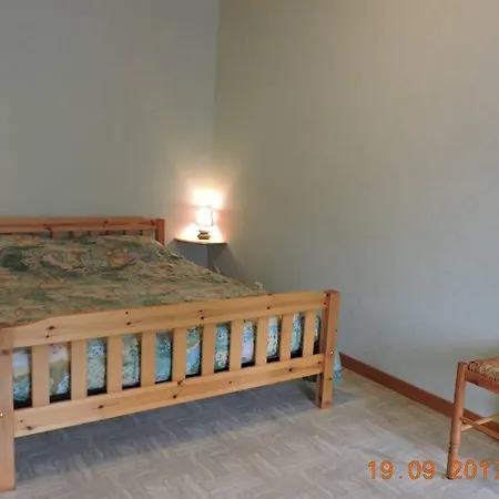 Au Pied Du Mont Lozere 2 Apartment *